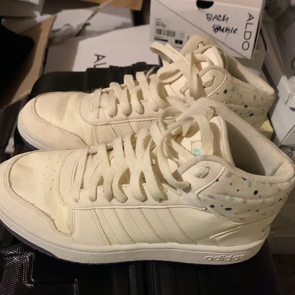 Adidas - Picture 2 of 3